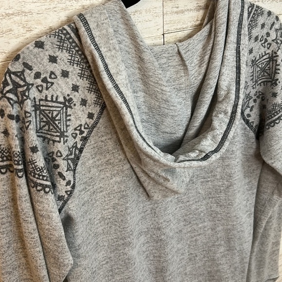 Lola Grace thin Hoodie | SIZE M - Picture 5 of 5